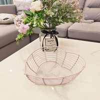 China fabriek levert direct metalen draad opbergmand hartvormige fruitmand snoepbak snackbak tafelblad organizer