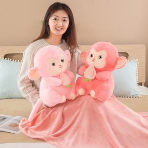 Hugging <span class=keywords><strong>Peach</strong></span> Monkey Dos en uno Edredón Siesta Manta Felpa Doble Uso Capybara Cojín Almohada PP Algodón Bordado Cumpleaños - Product Image 3