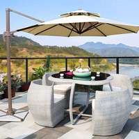 Chaise et table en rotin PE en bois et métal au design moderne, style peu encombrant pour hôtels, patios, jardins au bord de la piscine
