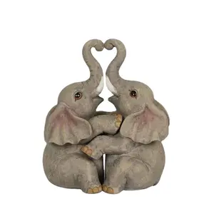 Lindo Animal amor pareja pingüino estatuilla miniaturas habitación decoración elefante conejito abrazo par figuritas estatua decoración del hogar