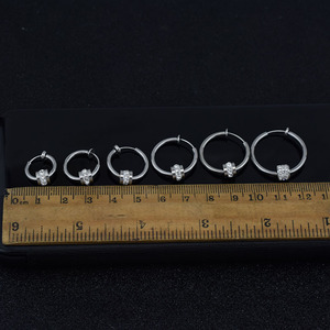 Meilleures ventes : Boucles d'oreilles créoles unisexes en acier inoxydable plaqué argent, design simple, multi-tailles, bijoux tendance, vente en gros - Product Image 4