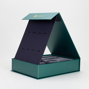 Boîte en papier rigide à fermeture magnétique de luxe personnalisée pour flacon de parfum avec emballage de boîte, noir mat, estampage or, boîte cadeau cosmétique - Product Image 3