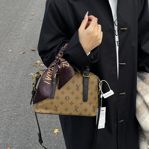 Nouveau design, sac Boston tendance pour femmes, sac bandoulière imprimé classique, sac à main de haute qualité, sac à bandoulière populaire pour femmes - Product Image 2