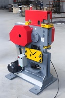 Petite machine multifonctionnelle de poinçonnage et de cisaillement fabricant de cisaille en acier à canal de fer à angle Q32A-10