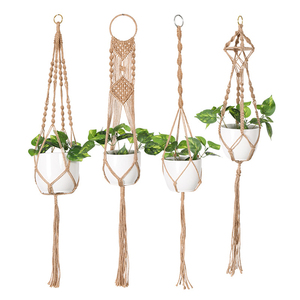 ที่แขวนต้นไม้ 4 ขา แบบดรอปชิปปิ้ง พร้อมที่ตกแต่งด้วยลูกปัดไม้และห่วงโลหะ - Product Image 1