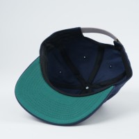 Casquette 6 panneaux non structurée 100 % coton Yukaihe, casquette snapback bleu marine à visière plate avec dessous de visière vert