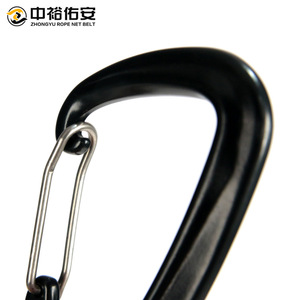 คาราบิเนอร์ 8 ซม. อลูมิเนียมแบบปลดเร็วสำหรับกิจกรรมกลางแจ้ง หัวเข็มขัดนิรภัยสำหรับปีนเขา สีดำ - Product Image 3