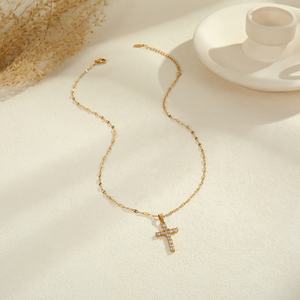 NUEVO Colgante de Cruz curvada PVD Collar con colgante de circón de acero inoxidable de oro de 18 quilates Collar con colgante brillante - Product Image 4