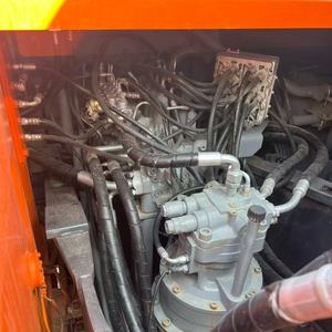 Excavatrice sur chenilles hydraulique Hitachi ZX200 d'occasion, 20 tonnes, modèle 2022, moteur Isuzu, boîte de vitesses, excellent état, godet de 1 m, pompe PLC - Product Image 5