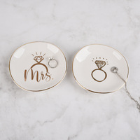 Vente en gros Assiette à bijoux en céramique moderne personnalisée avec bordure dorée Plateau à vaisselle pour présentoir à bagues avec logo personnalisé