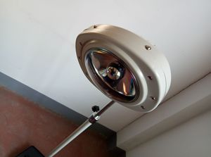 GINEE MEDICAL Interrupteur à <span class=keywords><strong>pied</strong></span> <span class=keywords><strong>sur</strong></span> la base Affichage de l'indicateur d'alimentation et doubles fusibles pour la protection Lumière d'examen - Product Image 2