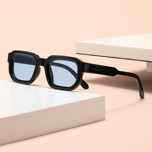 Nouvelles lunettes de soleil carrées rétro pour femmes, lunettes de soleil simples de luxe UV400, lunettes de soleil vintage à la mode pour femmes - Product Image 1
