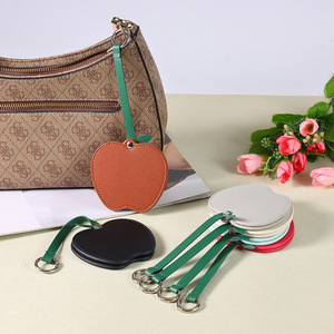 Espejo Compacto Creativo con Forma de Manzana Lanson para Mujer, Espejo de Retoque Portátil con Clip para Llavero y Bolso - Product Image 2