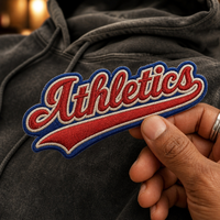 Écusson brodé 3D personnalisé en relief thermocollant, style universitaire, faible MOQ pour sweats à capuche, vestes, casquettes et streetwear