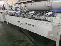 Ligne de production de panneaux de plafond et de panneaux muraux en PVC plastique, machine d'extrusion de panneaux de décoration en PVC