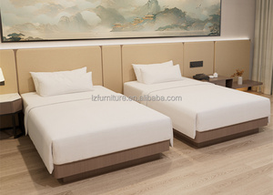 Ensemble de chambre double pour hôtel : 2 lits simples en MDF avec tête de lit en tissu et table de chevet assortie pour chambre d'hôtes 3 étoiles - Product Image 3