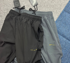 Pantalones Deportivos Personalizados para Hombre con Bolsillos con Cremallera, de Secado Rápido, Transpirables, para Correr, Fitness, Gimnasio y Entrenamiento - Product Image 2