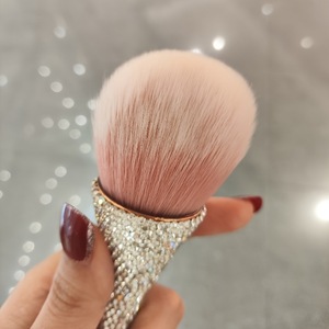 Brosse de nettoyage de poussière pour ongles à long manche en plastique, outil cosmétique de manucure pour usage professionnel en salon de manucure - Product Image 4