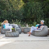 Dış Mekan PE Rattan Hasır Kanepe Takımı - Modern Tasarım Su Geçirmez Minderler Çevre Dostu ve Dayanıklı Villa Avlu Park ve Bahçe İçin