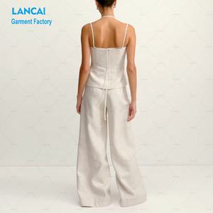 Fabricant de vêtements sur mesure <span class=keywords><strong>Ensemble</strong></span> deux pièces Top asymétrique beige élégant et robe longue fluide pour femmes - Product Image 2