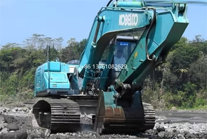 Excavatrice sur chenilles compacte d'occasion de haute qualité KOBELCO SK200, modèle SK200 pour travaux de terrassement - Product Image 4