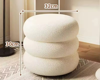 Tabouret de dressing rond moderne et contemporain en laine d'agneau crème, chaise de vanité douce, pouf pour salon, chambre à coucher, hôtel, appartement