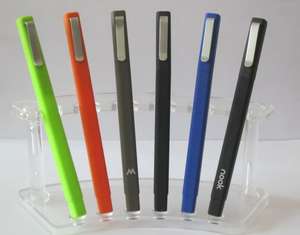 Bolígrafo de Diseño Novedoso con Cuerpo de Plástico, Forma Cuadrada, Color Dorado, Barril Negro con Acabado de Goma, Logotipo Personalizado Impreso, Ideal para Regalo - Product Image 2