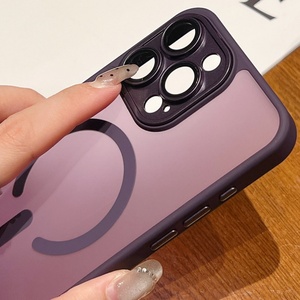 เคสใสแบบฟรอสติ้งสำหรับ iPhone 11 12 13 14 15 16 Pro Max รองรับการชาร์จไร้สาย ผิวสัมผัสนุ่มแบบแม่เหล็ก - Product Image 2