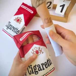 Sigaretta creativa giocattoli interattivi <span class=keywords><strong>per</strong></span> <span class=keywords><strong>cani</strong></span> giocattoli divertenti peluche <span class=keywords><strong>da</strong></span> masticare con suono cigolante scatola <span class=keywords><strong>per</strong></span> sigarette buoni regali <span class=keywords><strong>per</strong></span> animali domestici - Product Image 1