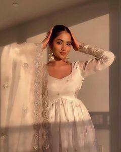 ปาร์ตี้นักออกแบบใหม่สวมชุดเดรสดิจิตอลแฟนซีเรียบง่ายสวยงามพร้อมเดรสผ้าดิบัตต้าคุณภาพสูงชุดเดรสผ้าพรีเมี่ยม - Product Image 5