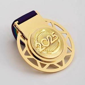 Medalla de Aleación de Zinc Plateada con Impresión Tipográfica para Supervivencia en Islas, Escalada de Montaña, Campamento de Entrenamiento en Pico de Sándalo Salvaje - Product Image 3