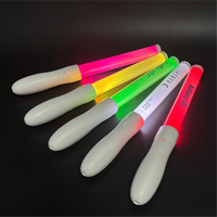Bâtons lumineux, bâtons phosphorescents, fournitures de fête LED pour concerts, bâtons lumineux néon, articles de fête lumineux, fournitures de fête fantaisie, fournis directement par l'usine.