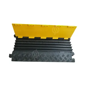 2023 hot design one Channel cable ramp cable protector durable reflective rubber speed hump speed bump rubber cable ramp