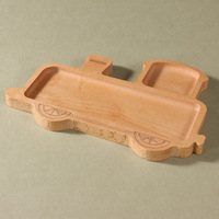Assiettes pour enfants en bois de hêtre, simples et mignonnes, en forme de train de dessin animé, assiettes à dessert en bois à compartiments, de forme spéciale, en dessin animé
