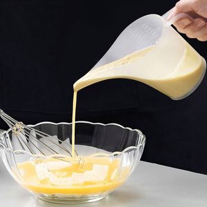 Gobelet doseur en plastique personnalisé de 1000 ml à long bec, idéal pour la fabrication de bougies, de savons, de résines et de bijoux artisanaux – Vente en gros - Product Image 4
