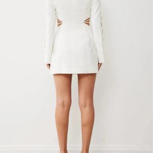 Nuevo Diseño: Blazer Largo Sexy con Abertura en la Cintura, Botón Único y Cordones en los Mangas Centrales, Corte Entallado y Elegante, Chaqueta Formal - Product Image 4