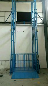 Plateforme élévatrice hydraulique <span class=keywords><strong>à</strong></span> <span class=keywords><strong>colonne</strong></span> pour marchandises sur 2 étages avec rail de guidage - Product Image 2
