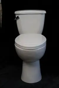 Kualitas tinggi dua bagian bulat warna putih Siphon flushing toilet untuk rumah