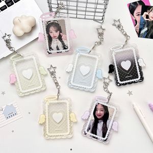 Porte-cartes <span class=keywords><strong>en</strong></span> acrylique couleur crème avec ailes <span class=keywords><strong>d</strong></span>'ange, nouveau design - Protège-photos de 3 pouces pour photocards K-Pop et photos instantanées - Product Image 4