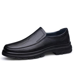 Chaussures décontractées pour hommes en cuir véritable, semelle extérieure en caoutchouc souple, printemps-automne, pour pères d'âge moyen, fabriquées en Chine - Product Image 1