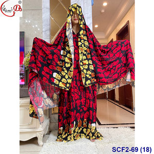 LISAMI Nouvelle Collection – Ensemble Deux Pièces Grande Taille en Rayonne et Coton Imprimé Fleurs avec Foulard pour Femmes Africaines – Nouvelle Grande Taille en Polyester - Product Image 3