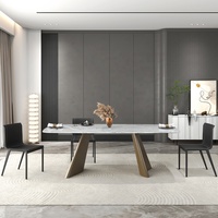 Table à manger méridienne 3 mètres et chaises pour salle à manger 12 personnes base dorée Made in China