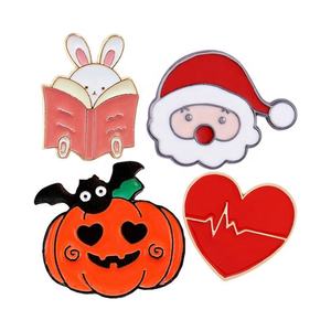 Fabricante personalizado propio diseño de su logotipo Metal esmalte pines insignia equipada personalizada sombrero pines para sombreros recuerdo - Product Image 1