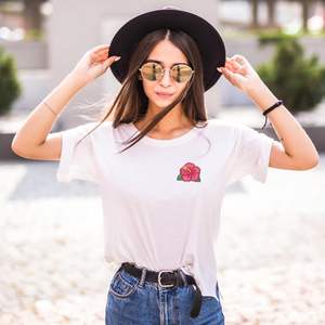 Set de 11 Parches Bordados de Flor de Hibisco Rosa DigitEMB, Apliques Florales Tropicales Termoadhesivos y Cosidos para Chaquetas, Mochilas, Sombreros y Jeans - Product Image 2