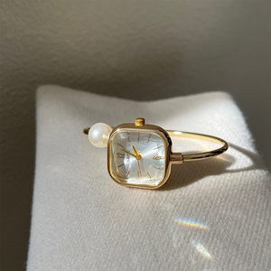 Orologio da Polso <span class=keywords><strong>Vintage</strong></span> con Quadrante Quadrato in Perle, Cinturino in Lega, Eco-Friendly, per Donne, Lusso Leggero, Moda Retrò - Product Image 2