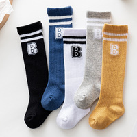 Chaussettes longues pour nouveau-né, à bordure lâche, au-dessus du genou, en coton tricoté, avec logo lettre B, pour garçons – Les meilleures chaussettes