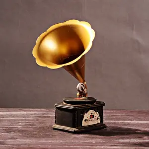 Usine directe Style américain rétro doré phonographe Figurine modèle Sculpture belle maison bureau décoration résine artisanat cadeau