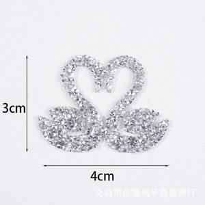 จี้ตัวอักษรเรซิ่นประดับเพชรระยิบระยับแบบใหม่ สำหรับตกแต่งเสื้อผ้า กระเป๋า รองเท้า หมวก - Product Image 6