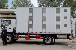 Caminhão Leve Foton 4x2 170HP Cummins Diesel Manual 6,5 metros para Transporte de Gado e Aves - Product Image 2