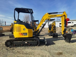 High‑Performance Mini Crawler Excavator 9027F Track Digger Open Operator Cab 0.08m³ Bucket 15.2kW Power Urban Renovation - Product Image 2